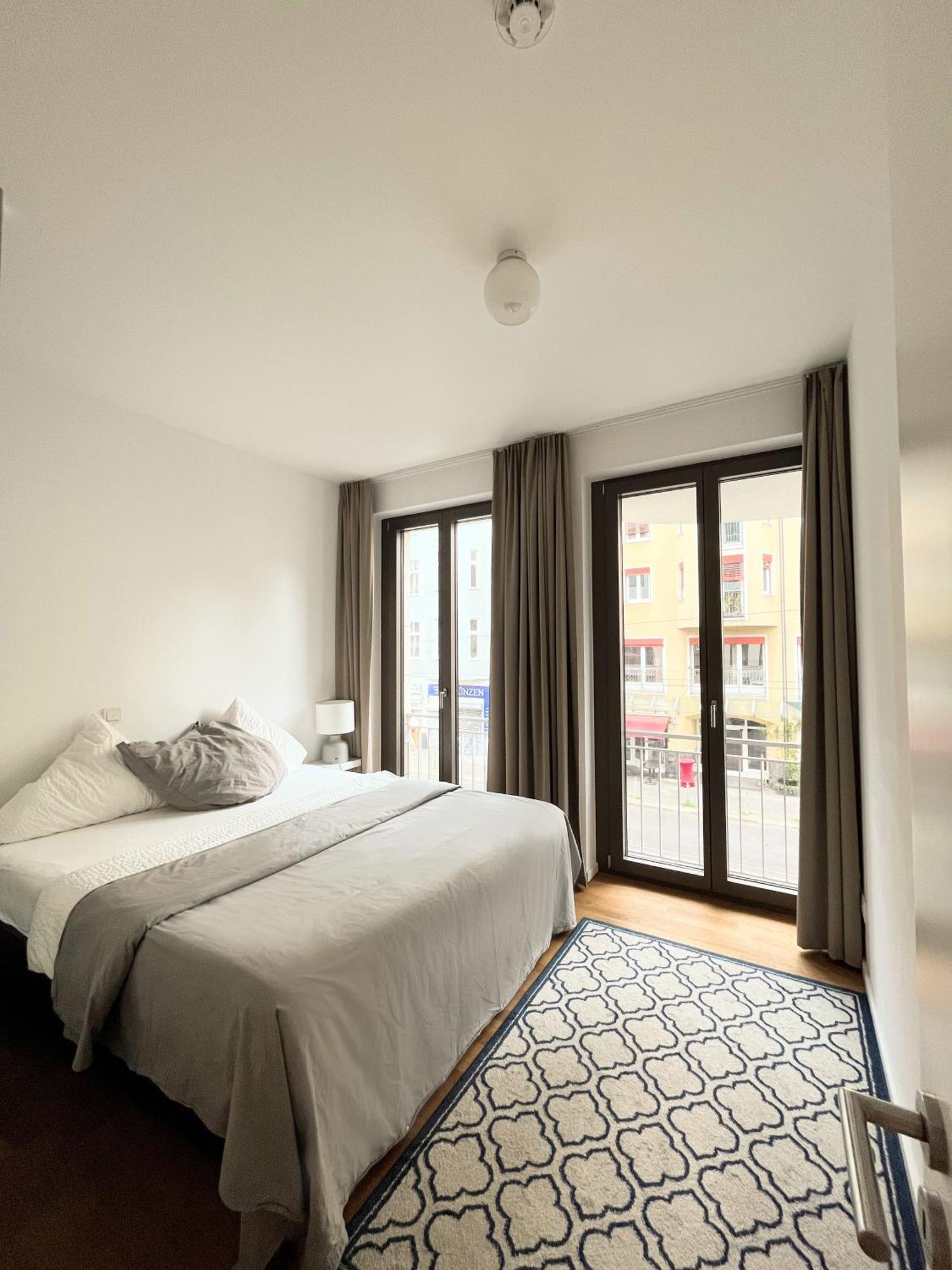 Modern Apartment In Mitte Berlim Exterior foto